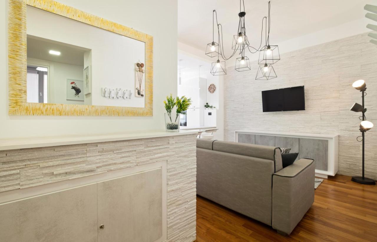 3 Bed Modern Flat - 15 Minutes Walk To Colosseum Rom Eksteriør billede